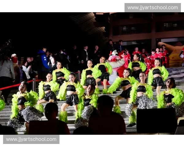 淄博激情足球夜点燃城市活力与全民运动热潮盛况再升温绽放精彩瞬 淄博激情足球夜点燃城市活力与全民运动热潮盛况再升温绽放精彩瞬